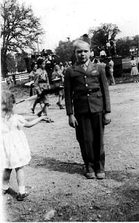 john dagion at goshen historic track 5-21-1944.jpg